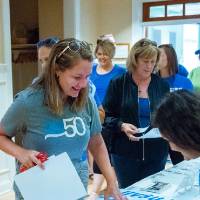 Alumni prepare for Move-In